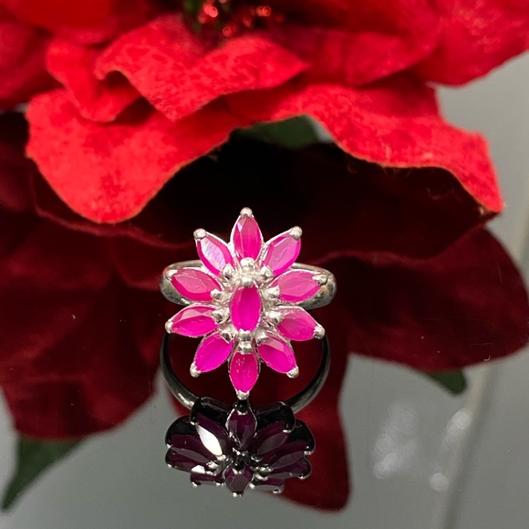 925 Sterling Silver Red Stone Flower Ring